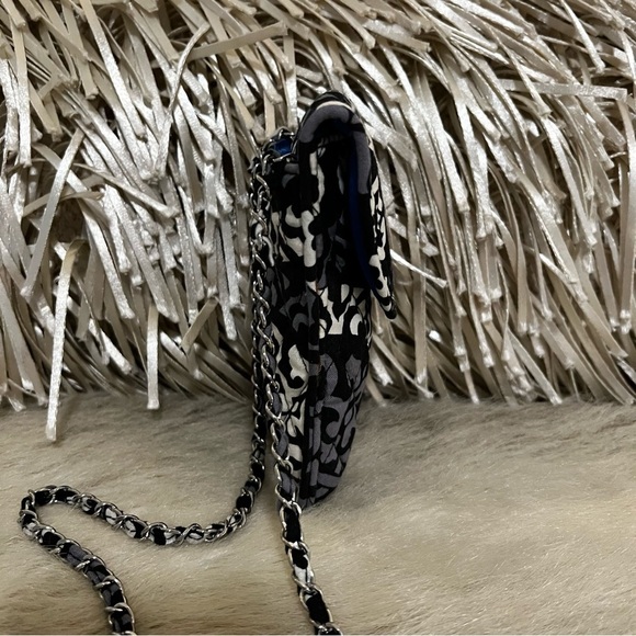 VERA BRADLEY Canterberry Cobalt Mini Cellphone Crossbody Chainlink Strap 2013 - Picture 7 of 14